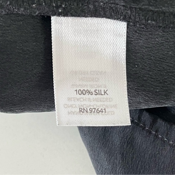 J.Jill Black 100% Silk Sleeveless Pleated Top Blouse Large Scoop Neck Minimalist - Picture 7 of 9